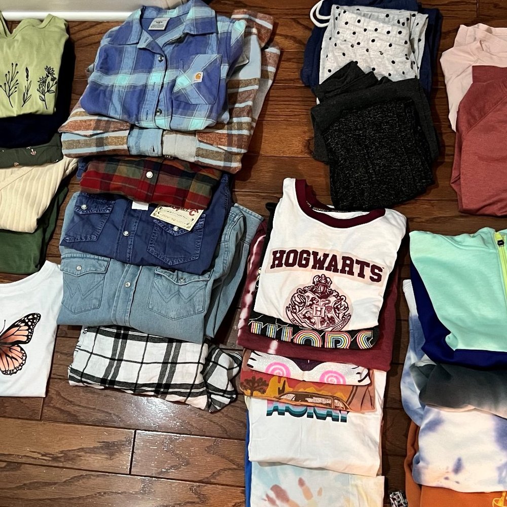 New and Gently used girls clothes bundle